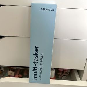 Alleyoop 4 in 1 Makeup Brush Multi-Tasker
